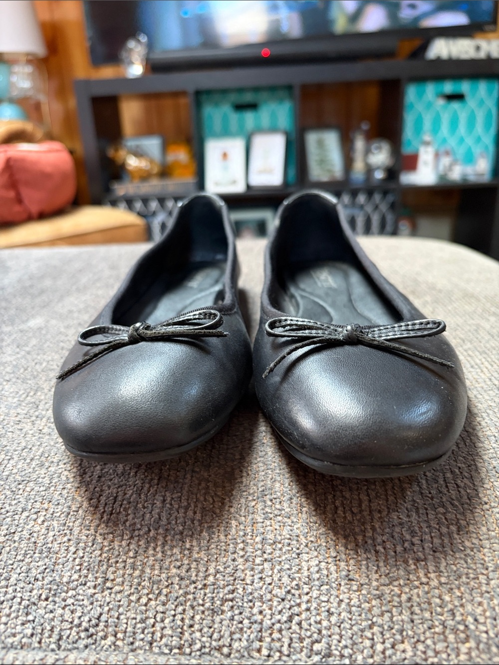 Born Black Ballet Flats with Bow Trim Size 8 - Picture 2 of 7